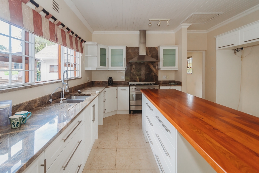 4 Bedroom Property for Sale in Heatherlands Western Cape